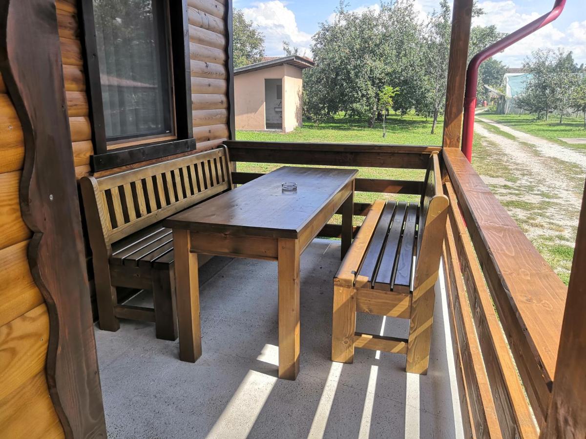 Two-bedroom Woodenhouse - Housity