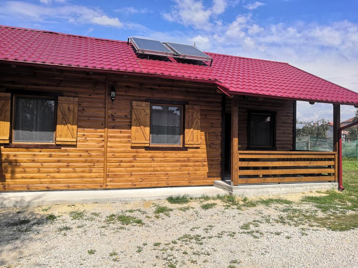 Two-bedroom Woodenhouse - Housity