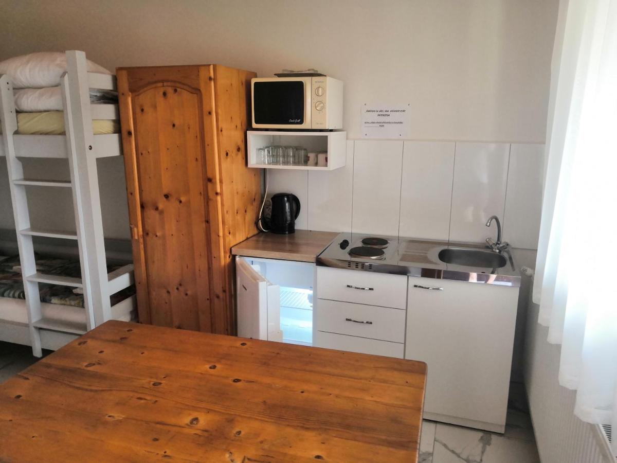 Two-bedroom Woodenhouse - Housity