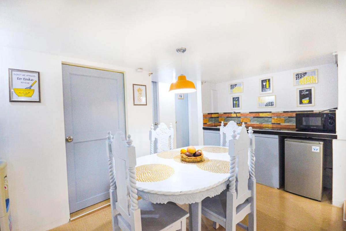 Charming Modern 2-Bedroom Apartment, Olongapo City Center - Housity