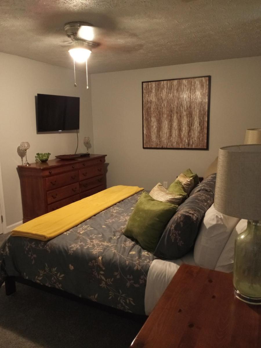Modern Suburban Ranch - Housity