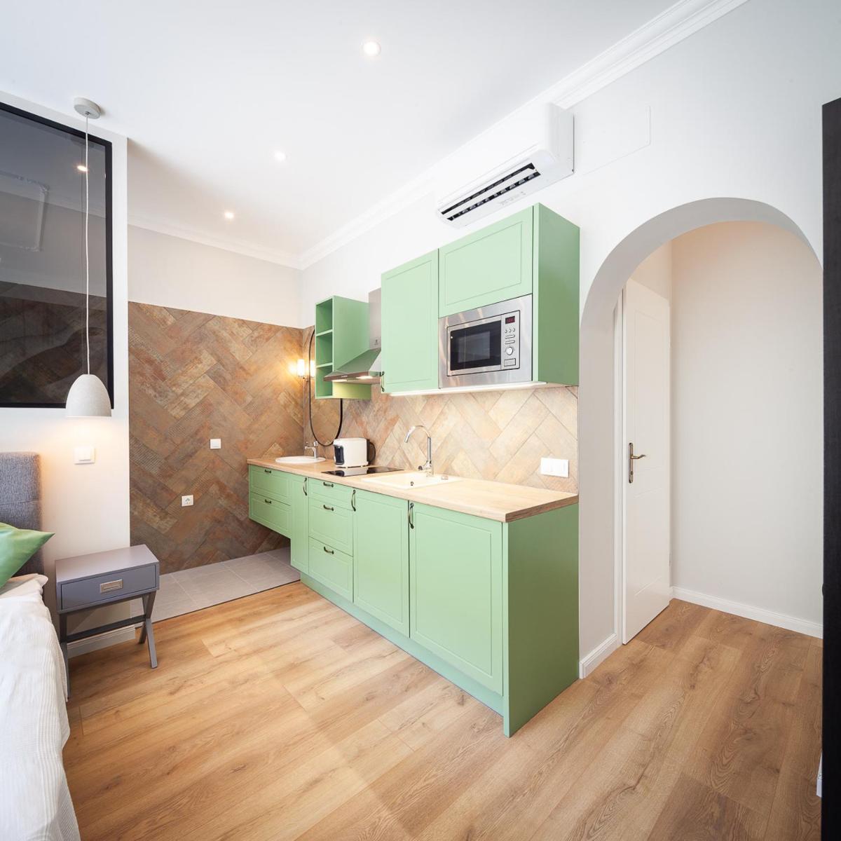 ZACHÁR Apartman - Housity