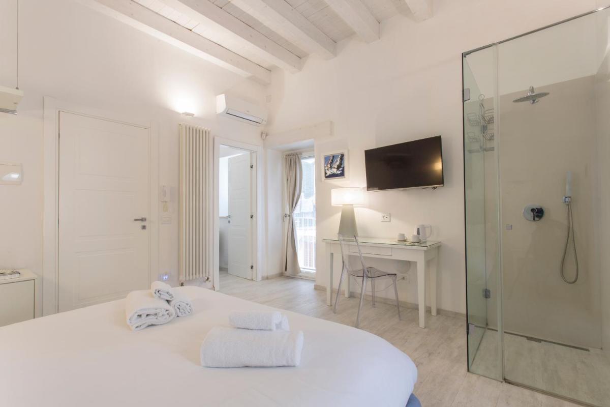 Affittacamere Ortygia Inn Rooms con Terrazza sul Mare e Jacuzzi - Housity