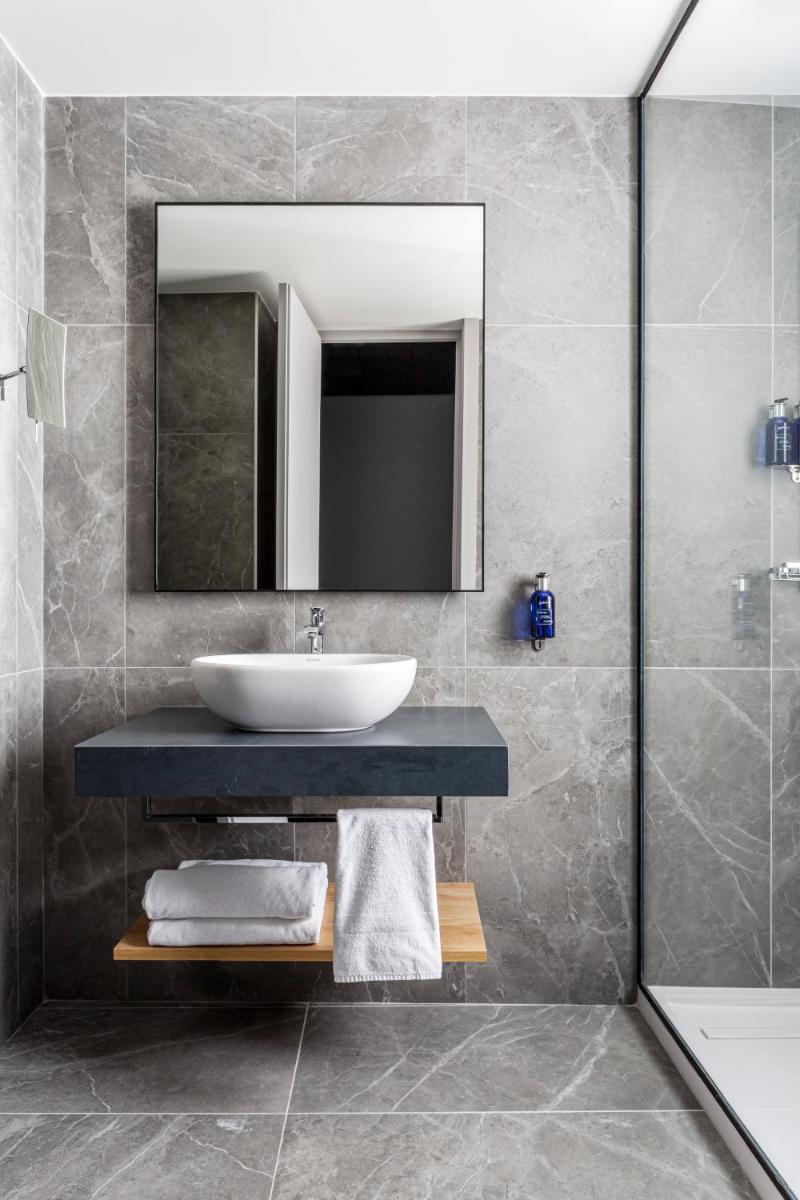 Un baño de Radisson Blu Hotel, Madrid Prado