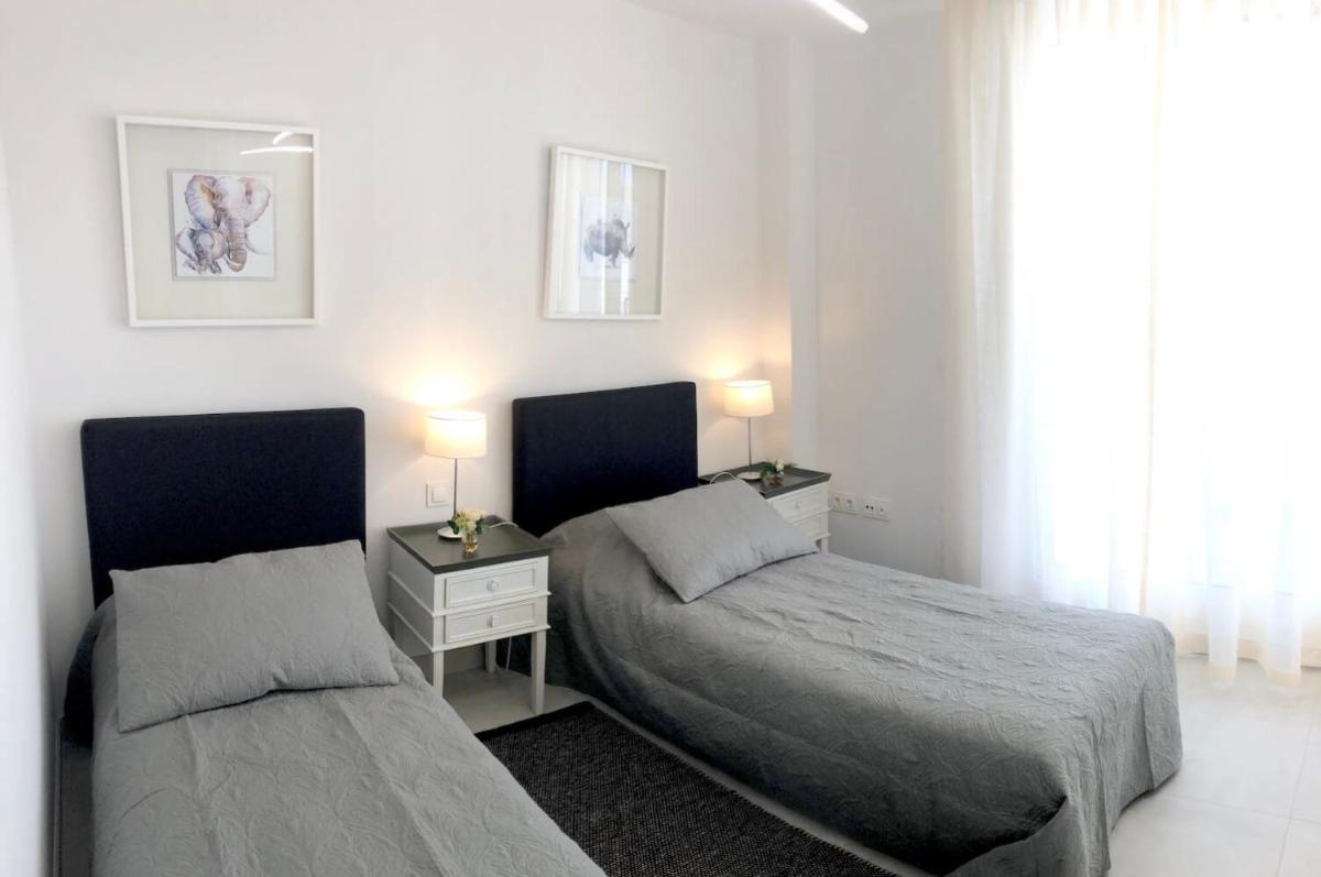 Suitetrails - Luxury Secure Chic-Hideaway in La Cala de Mijas with Sun-Drenched Terrace, SPA & GYM