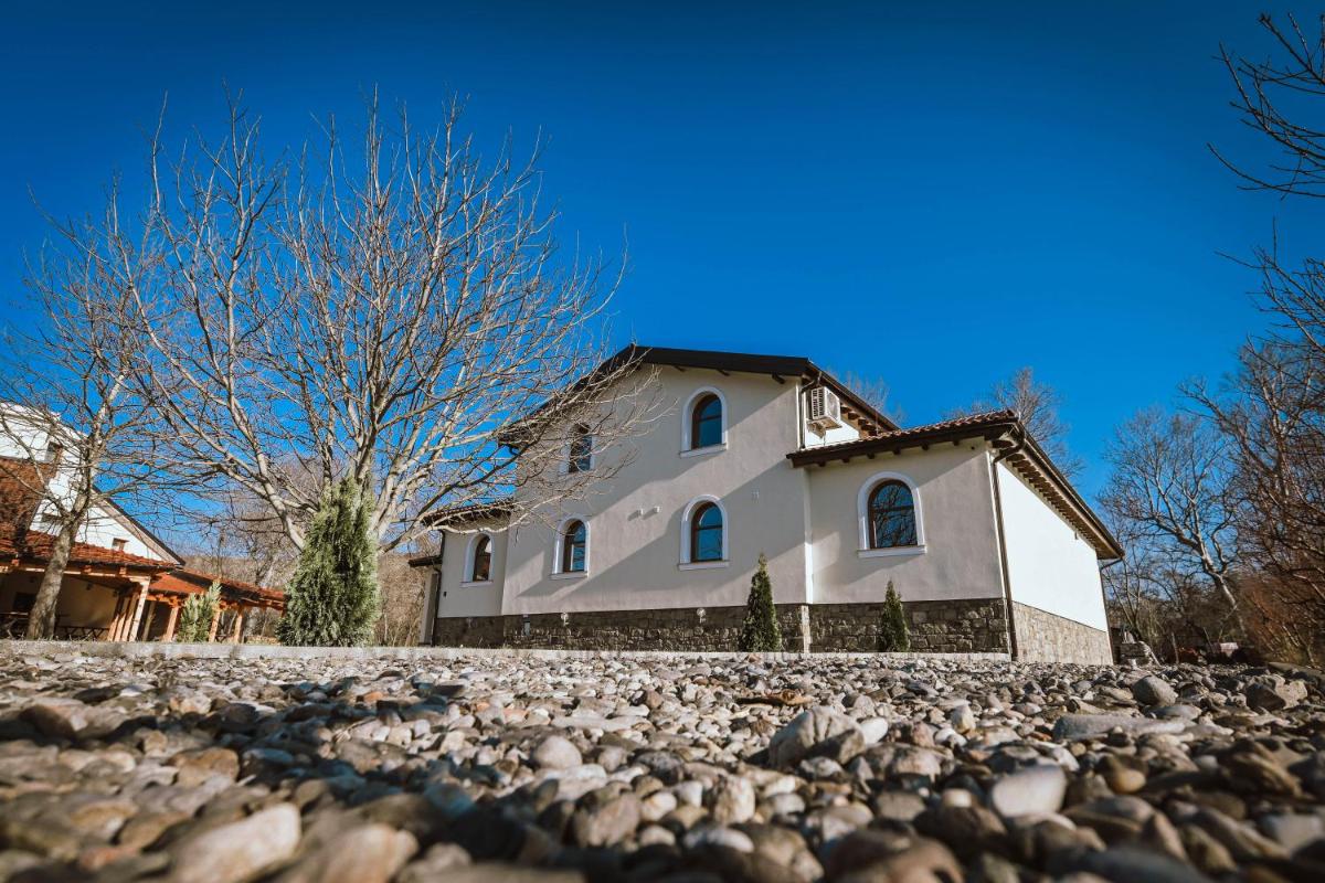 Lazar Winery Tourism B&B - Housity