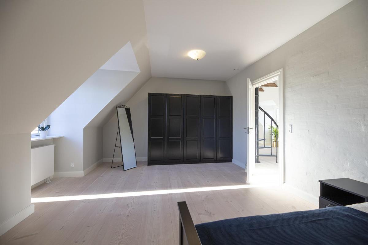 aday - Modern Living - Masters Room - Housity