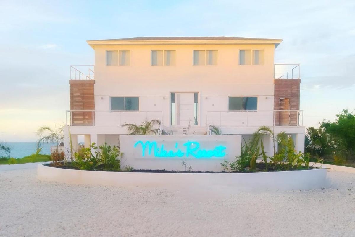 Suitetrails - Mika's Resort
