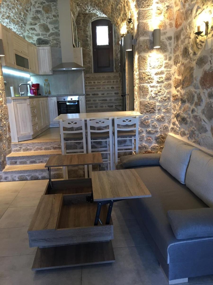 Elata Stone House - Housity