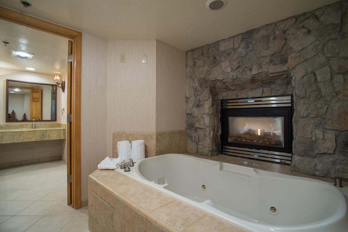 Holiday Inn Express South Lake Tahoe, an IHG Hotel - Housity