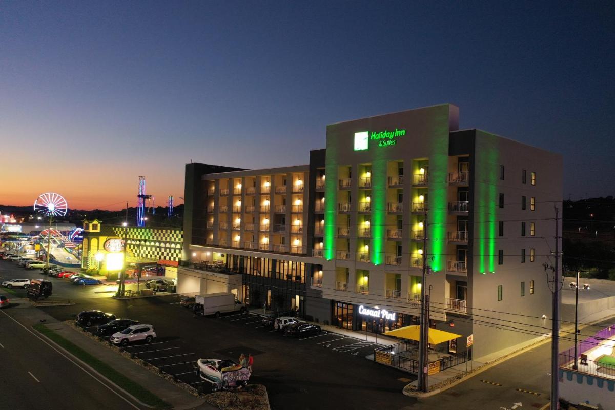 Holiday Inn & Suites Pigeon Forge Convention Center, an IHG Hotel - Housity