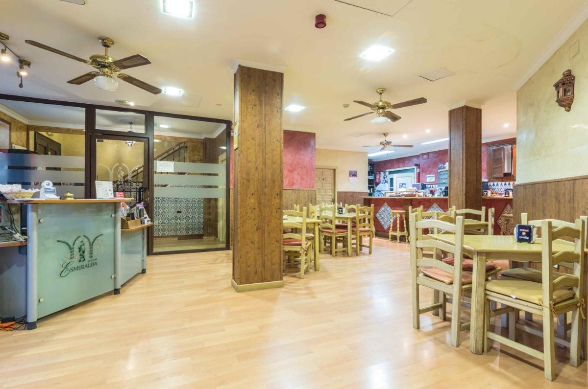 Hotel Esmeralda - Housity