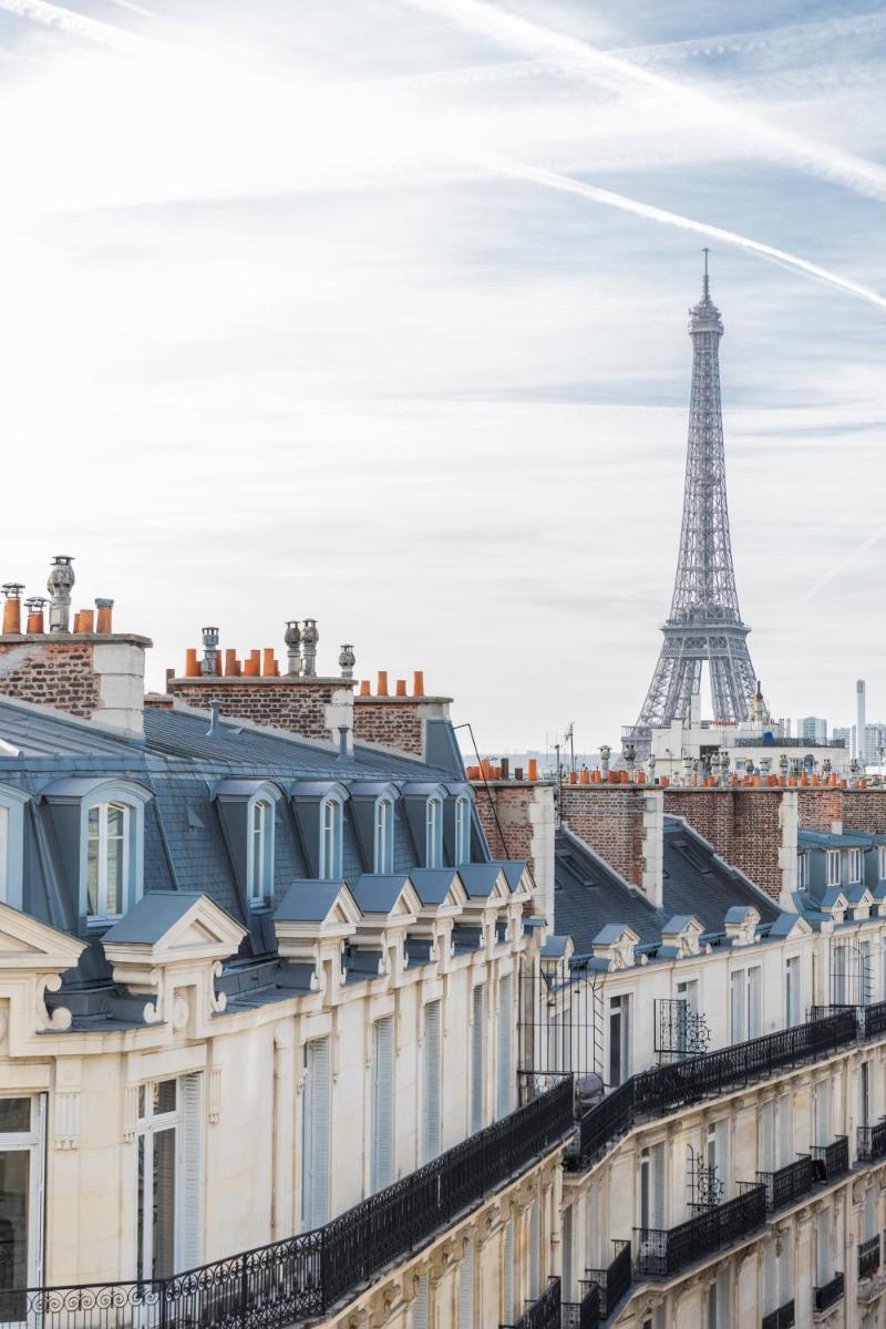 Vue générale sur Paris ou vue de la ville depuis l'hôtel
