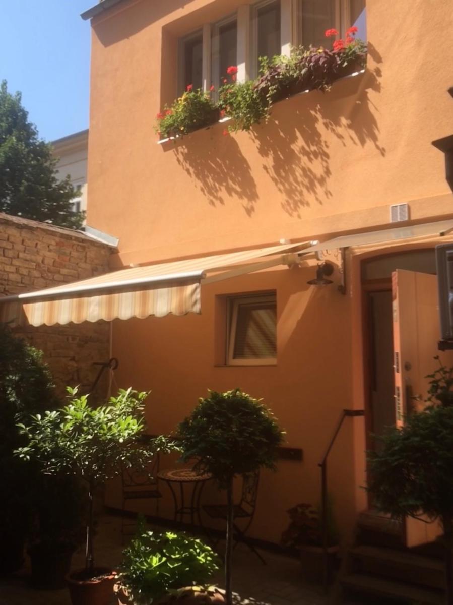 Theresa Apartments - Housity