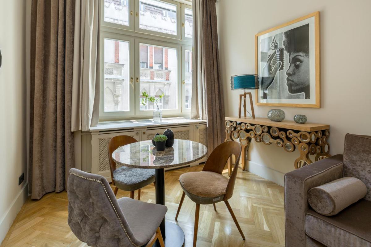 Danube Dream Home In The Absolute Center - Housity