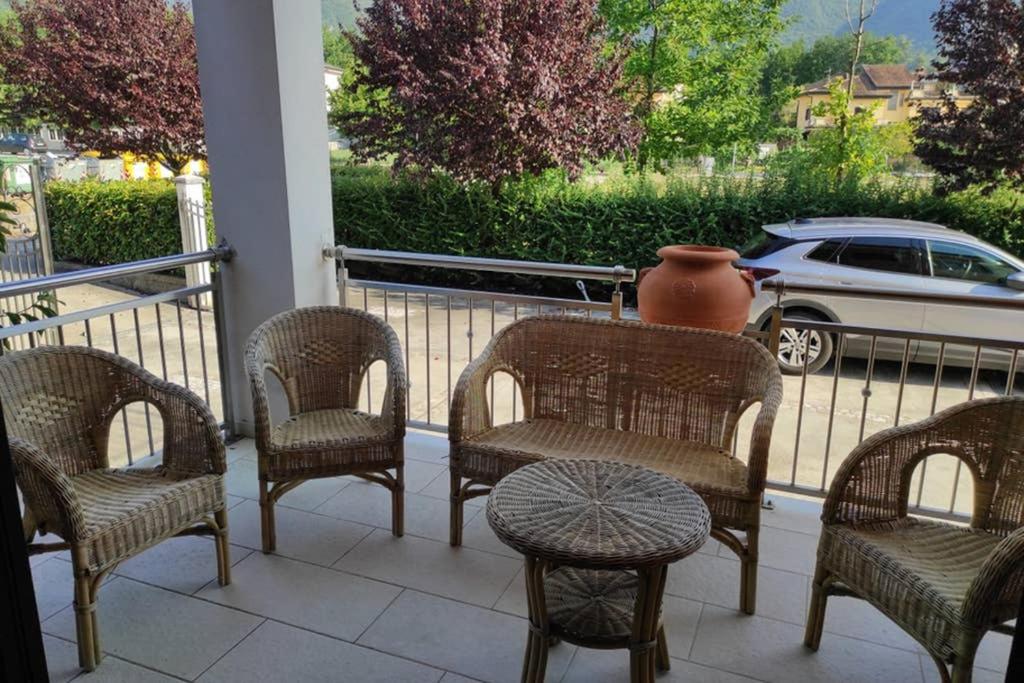 Modern 2 Bed Apartment, Free Parking & Wifi, Sleeps 4 - Housity