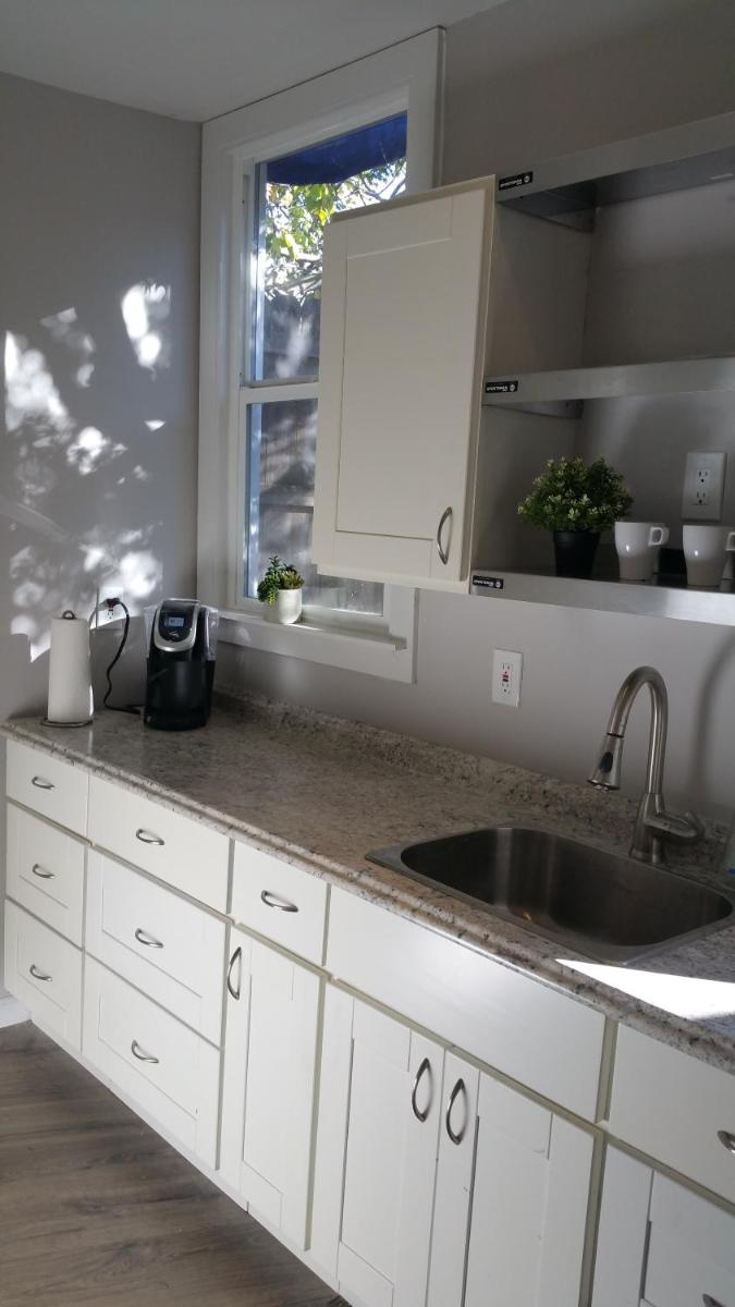 Remodeled Cottage in Berkeley/Oakland Rockridge - Housity