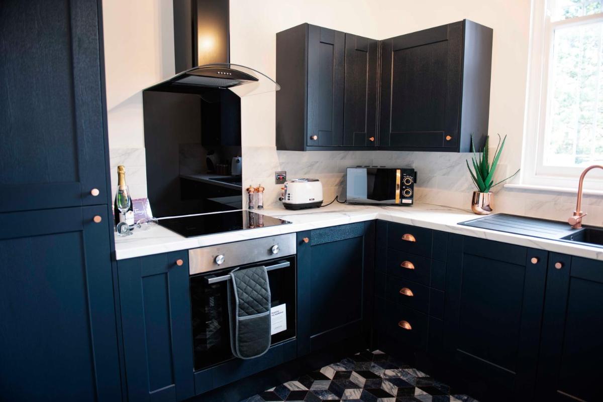 Charles Alexander Short Stay - Lord Street Apartments - Housity