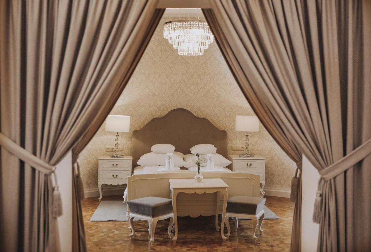 Hotel Zamek Chałupki - Housity