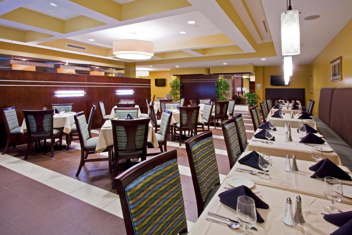 Holiday Inn Titusville/Kennedy Space Center by IHG - Housity
