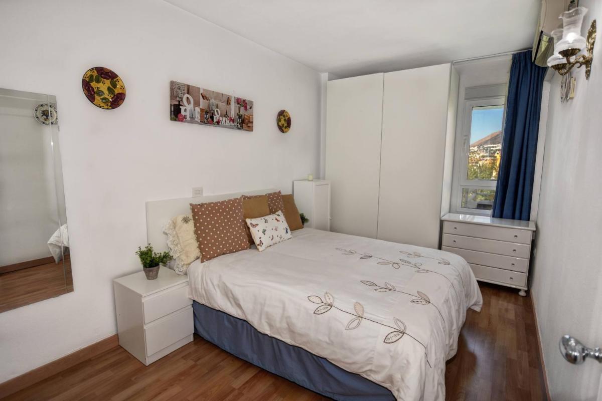 Suitetrails - MINERVA, Benalmadena Costa, Stunning Sea & Mountain view, 1 bedroom apartment