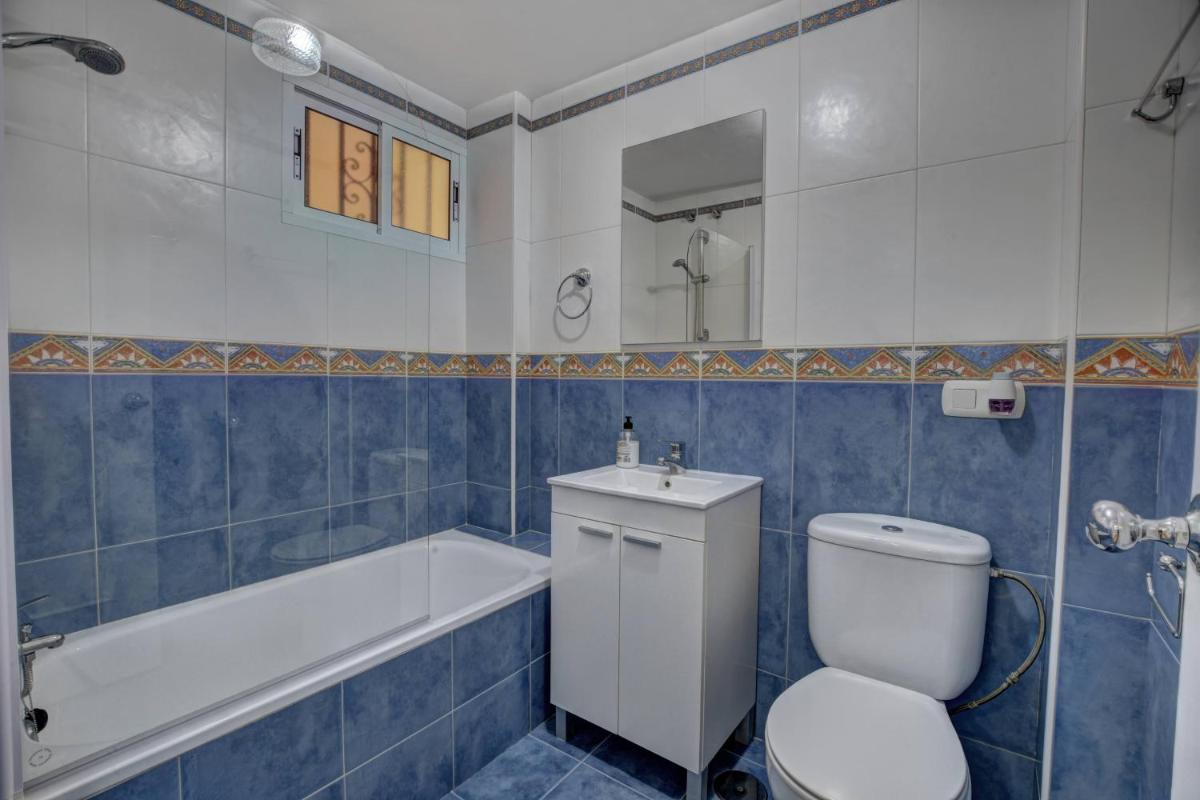Suitetrails - MINERVA, Benalmadena Costa, Stunning Sea & Mountain view, 1 bedroom apartment