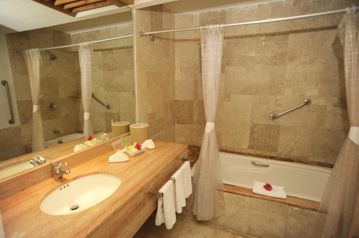 Gamma Plaza Ixtapa - Housity