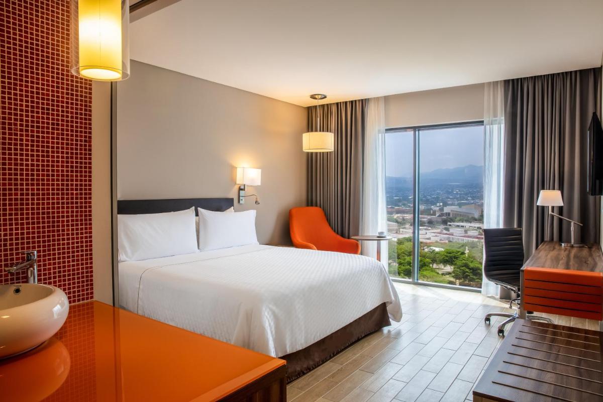 Fiesta Inn Tuxtla Fashion Mall - Housity