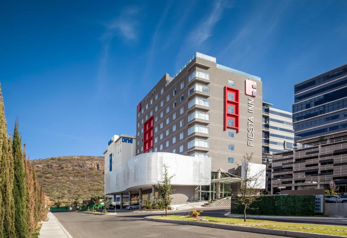 Fiesta Inn Queretaro Centro Sur - Housity
