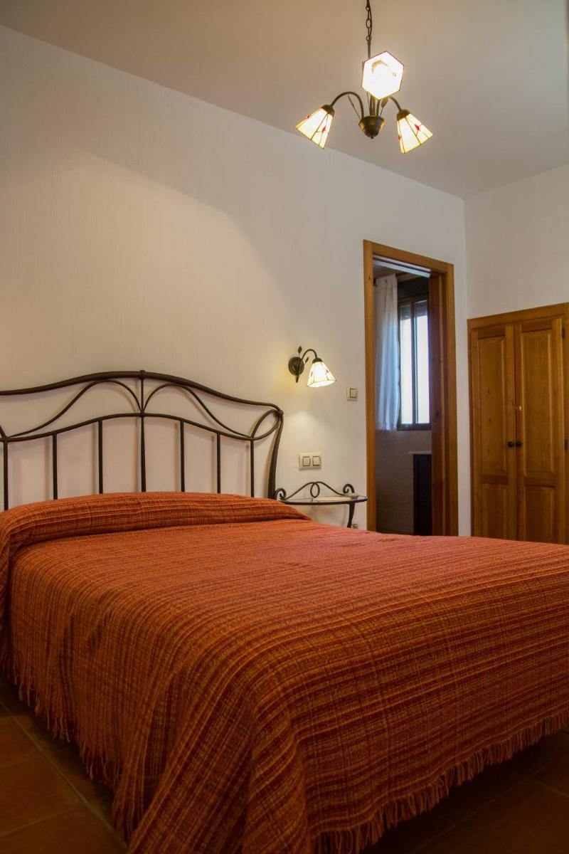 APARTAMENTOS Y HABITACIONES RURALES 