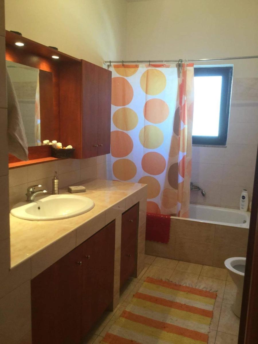 Cosy Country Villa - Housity