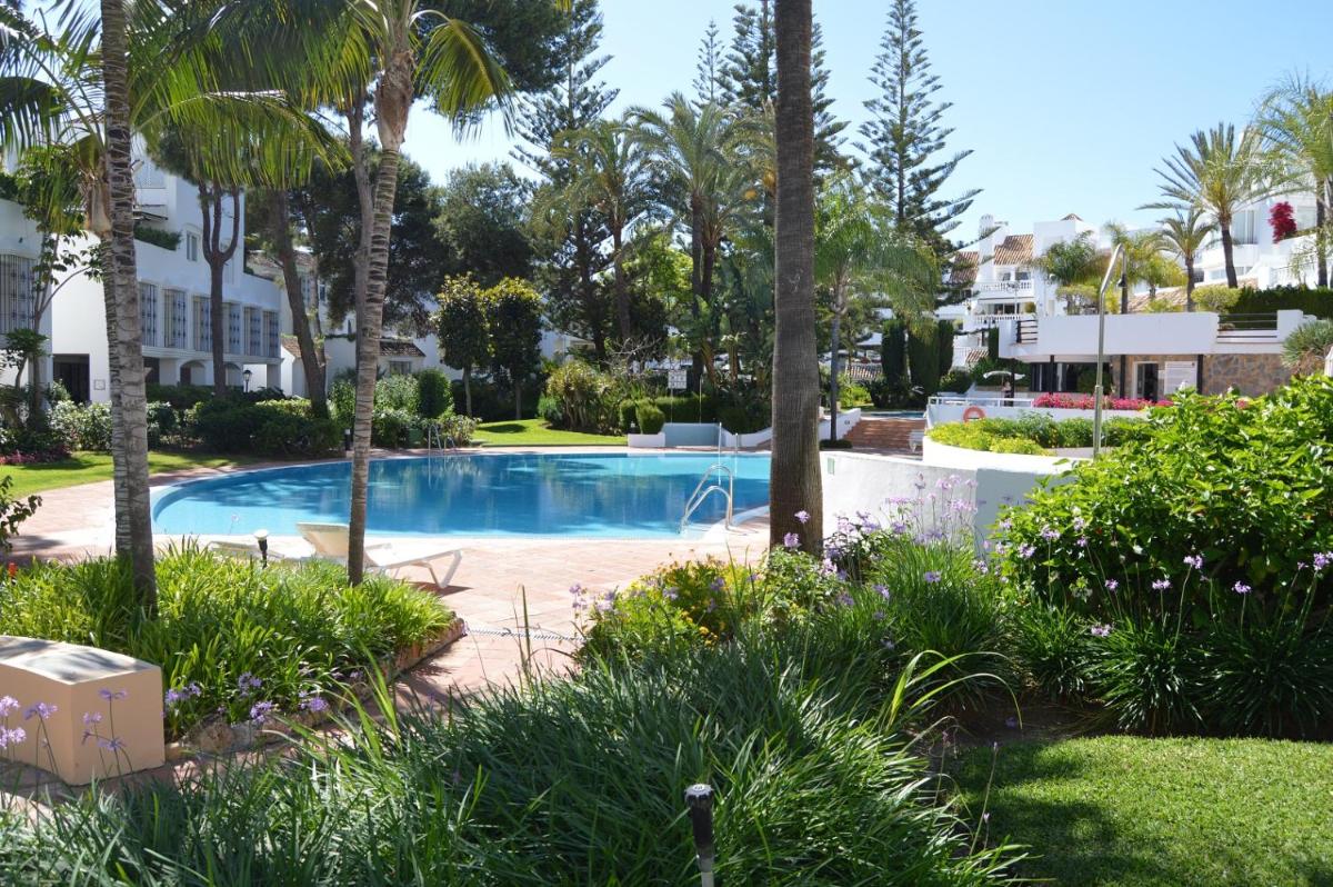 White Pearl Beach L2 - Housity