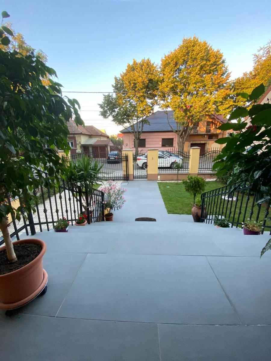 Alexia Rooms - Housity