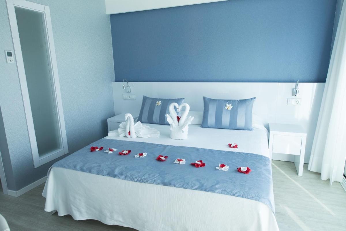 Cama o camas de una habitación en Masd Mediterraneo Hotel Apartamentos Spa
