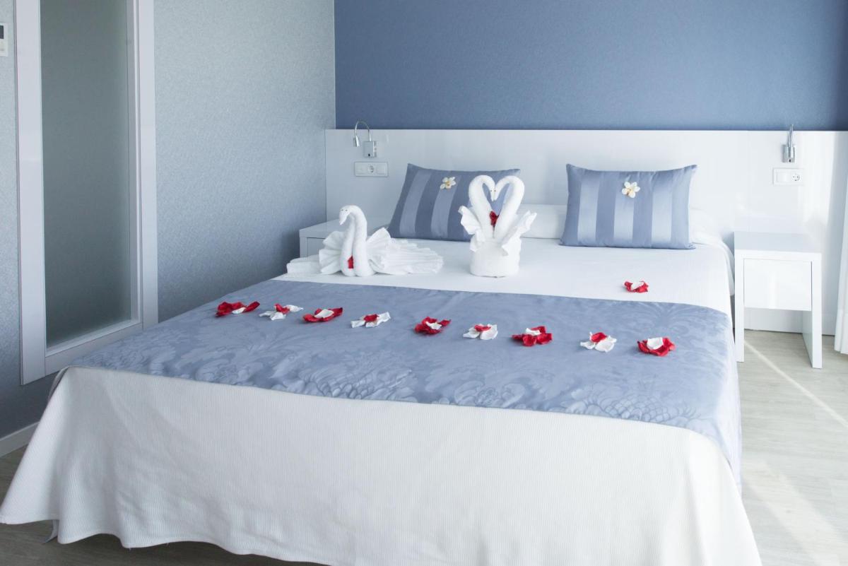 Cama o camas de una habitación en Masd Mediterraneo Hotel Apartamentos Spa