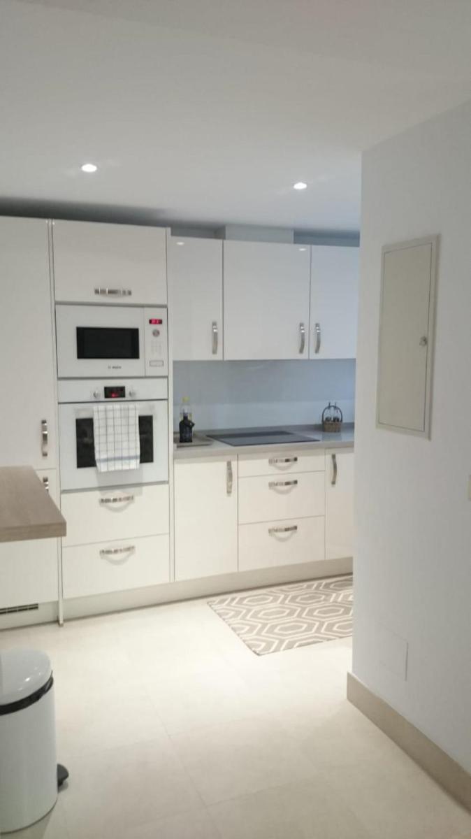 White Pearl Beach L2 - Housity