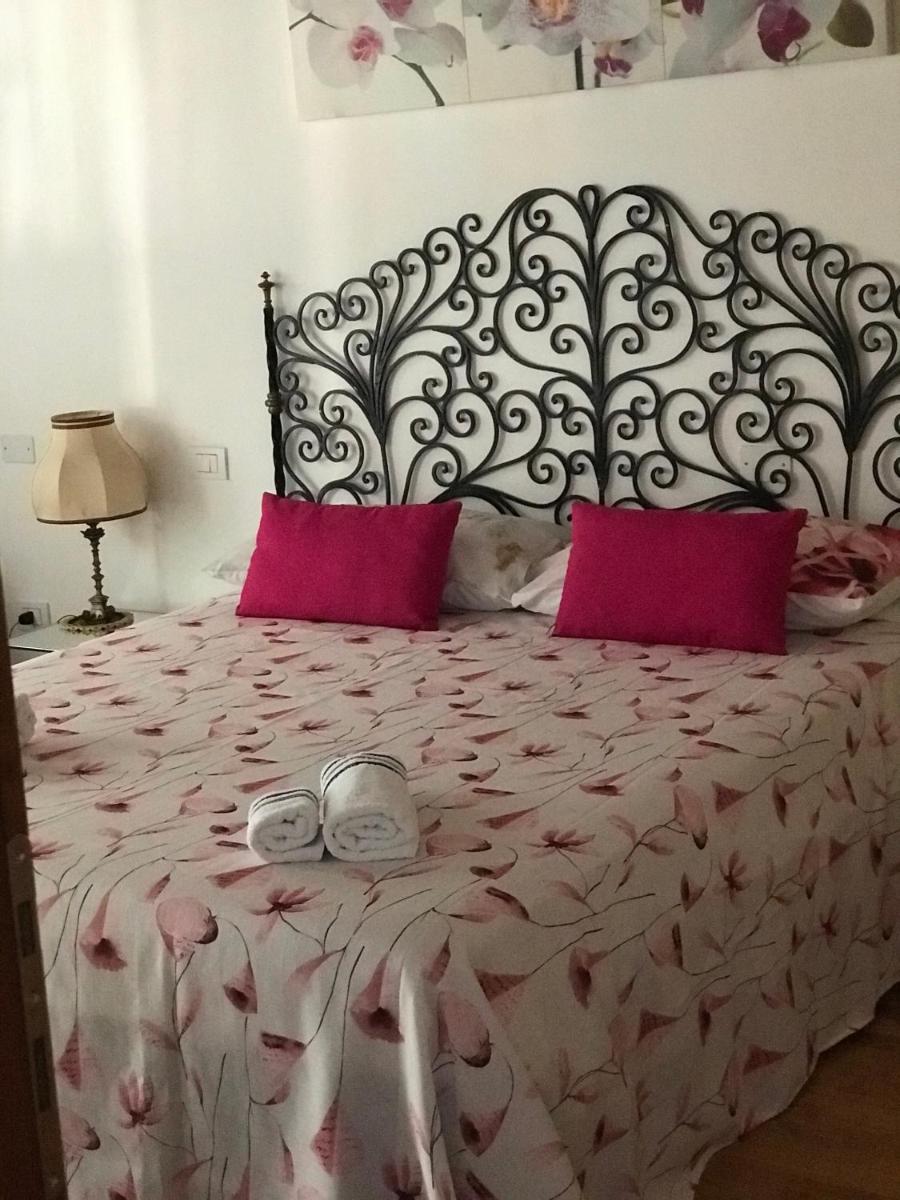 Casa del Balcone Fiorito - Housity