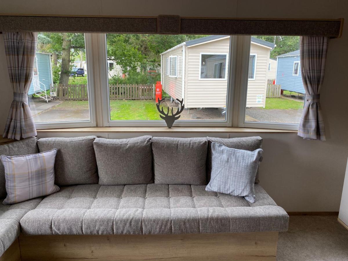 Haggerston Castle 6 Berth Caravan - Riverside 37 - Housity