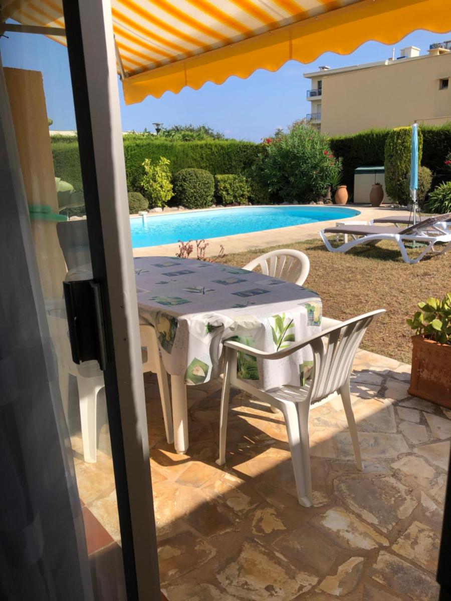 Villa C3 Arthur Rimbaub chambre d’hôte piscine proche mer plage 600m - Housity