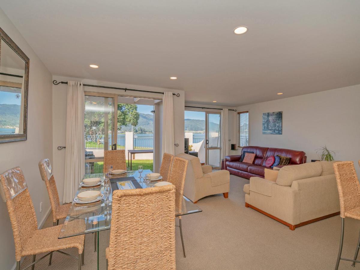 Tairua Waterfront Retreat - Tairua Apartment - Housity