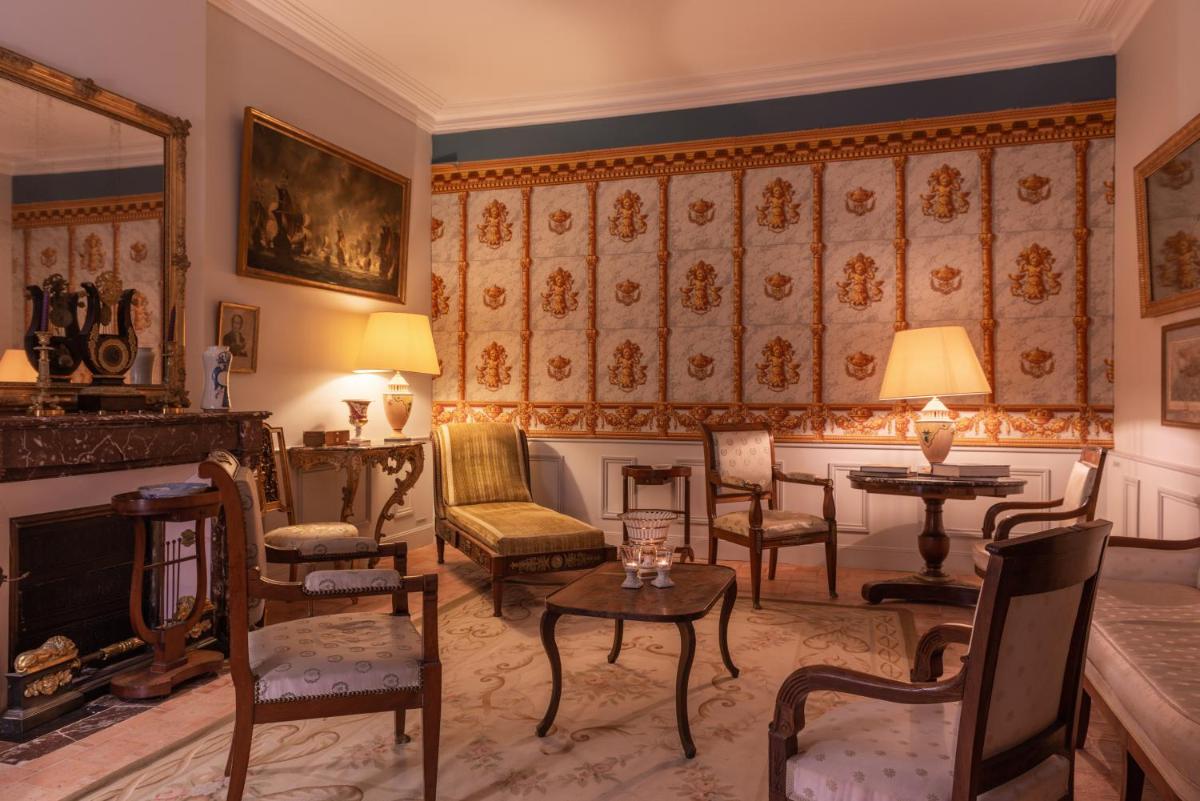 Coin salon dans l'établissement Le Domaine de Mestré, The Originals Relais