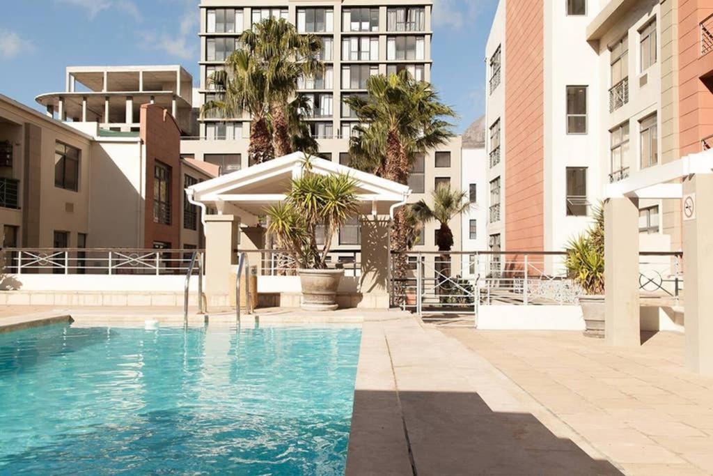 Suitetrails - The Square Holiday Apartments