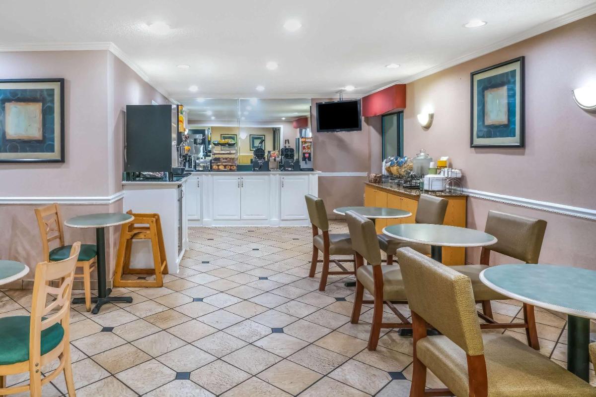La Quinta by Wyndham Nashville Franklin - Housity