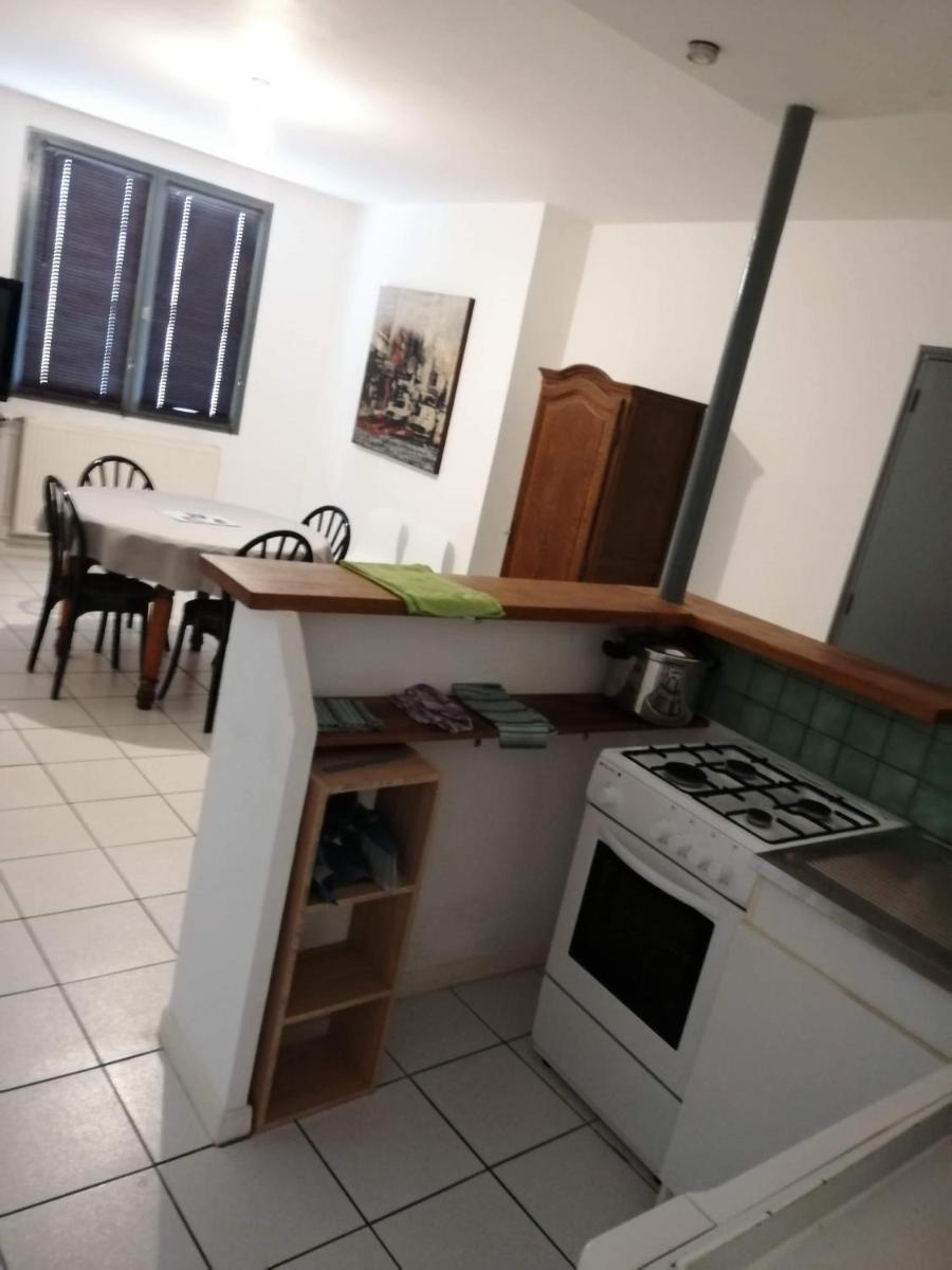 appartement simple entier avec cour pour 2 a 7 personnes - Housity