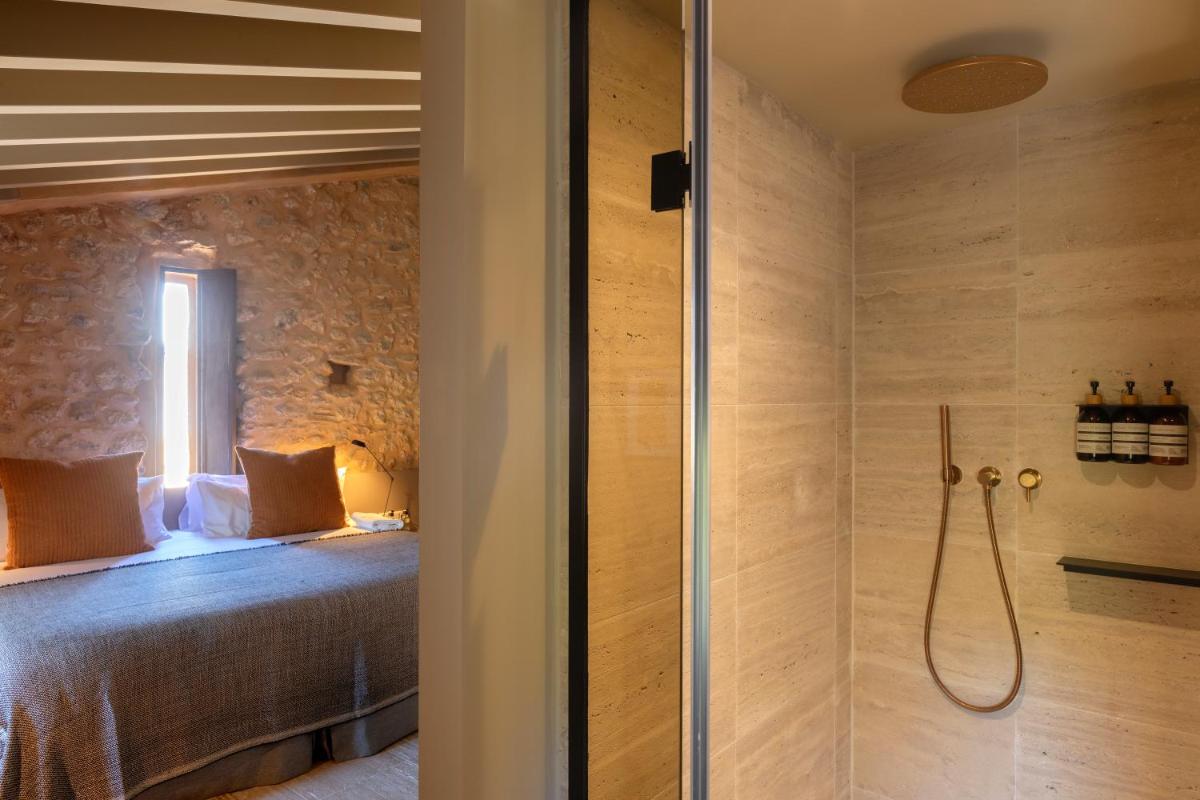 Cama o camas de una habitación en Can Aulí Luxury Retreat - Adults Only
