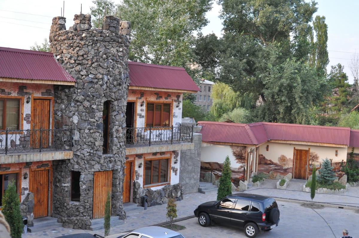 Mayisyan Kamurj Hotel - Housity