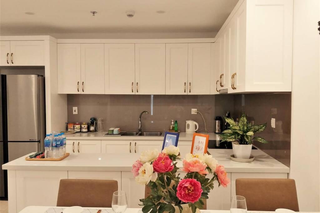 OUTSTANDING RIVER VIEW * Netflix * NAIL, GYM AND SPA NEARBY - Housity