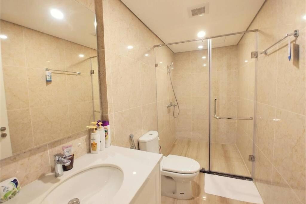 OUTSTANDING RIVER VIEW * Netflix * NAIL, GYM AND SPA NEARBY - Housity