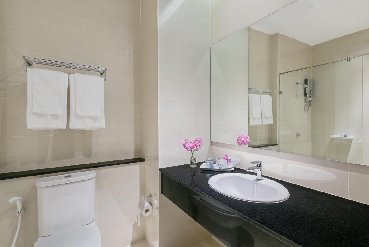 Chainarai Riverside - SHA Plus Certified - Housity