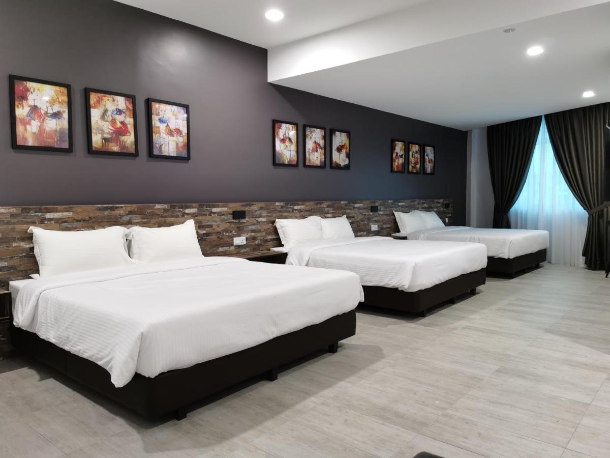 L Hotel - Housity